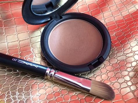 mac bronzing powder for contouring.